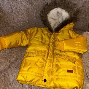 7 For All Mankind Toddler Yellow Winter Puffer Coat With Faux Fur Hood 3T NEW